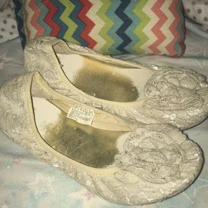 On sale 3/18/19 Lace Flats